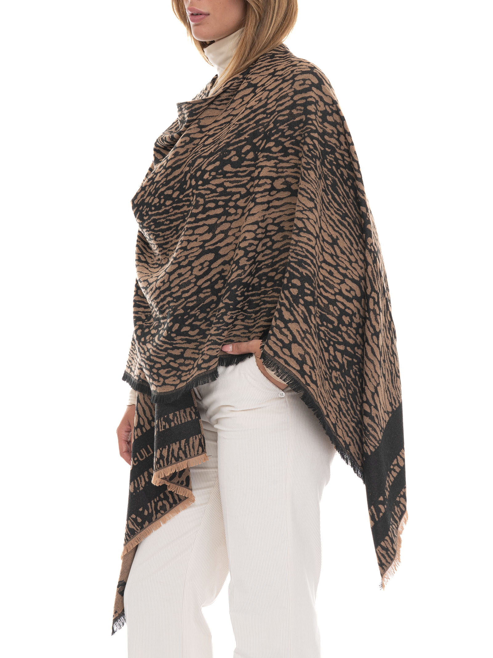  Poncho 