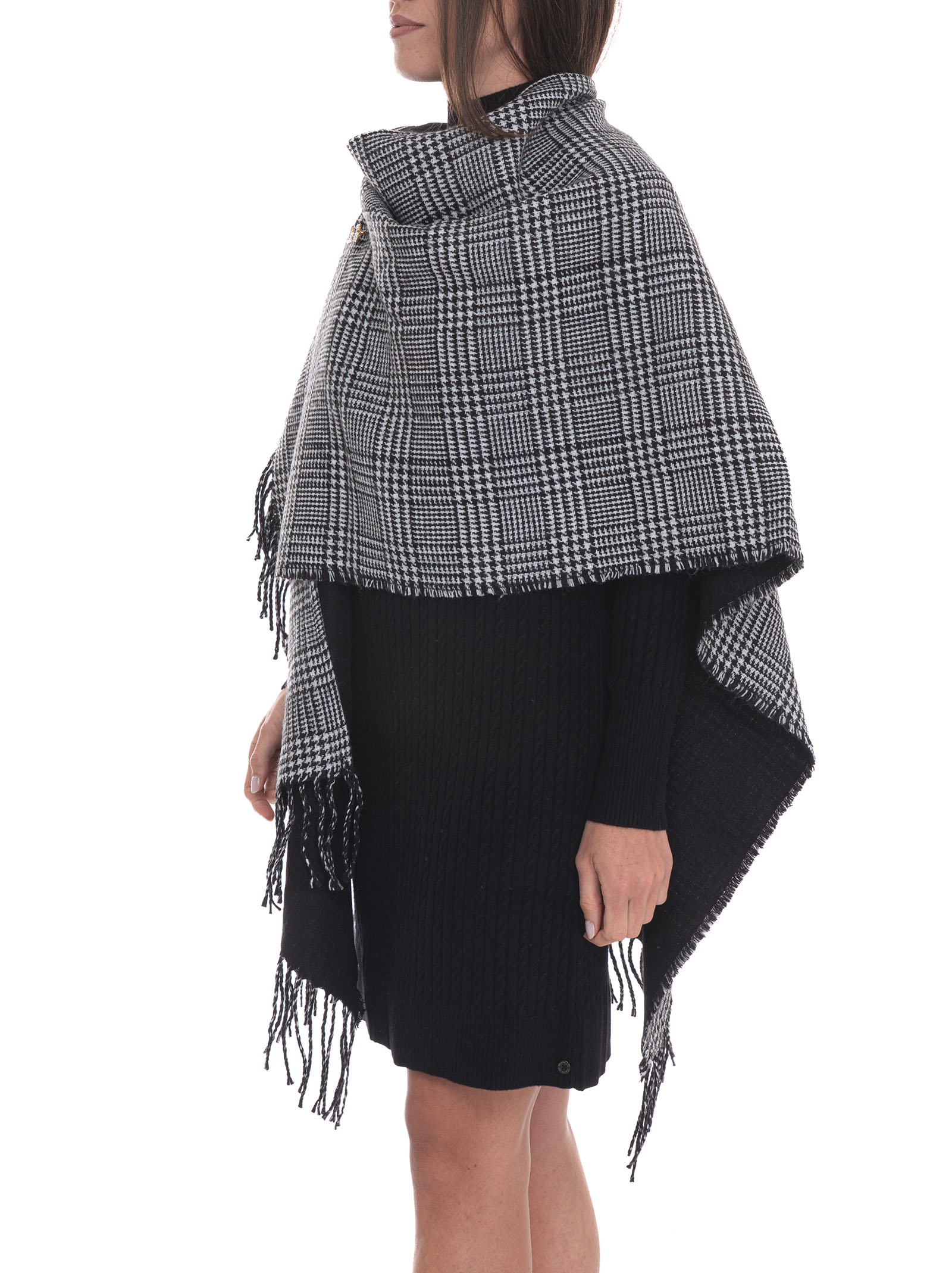  Poncho 